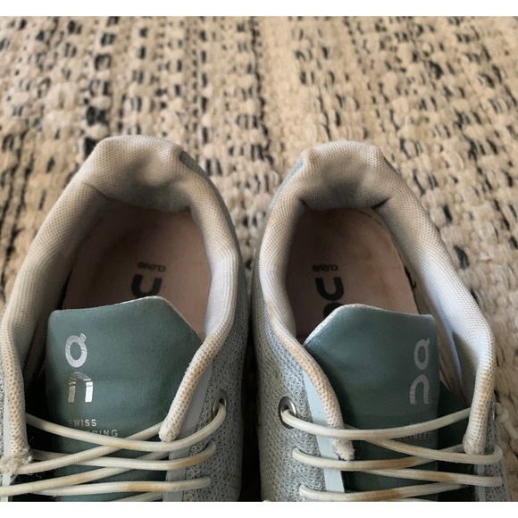 On Cloud 5 Women Running Shoes Athletic Athleisure activewear Sneakers 7.5 - Picture 6 of 8